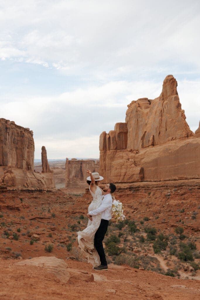 couple spinning at overlook
