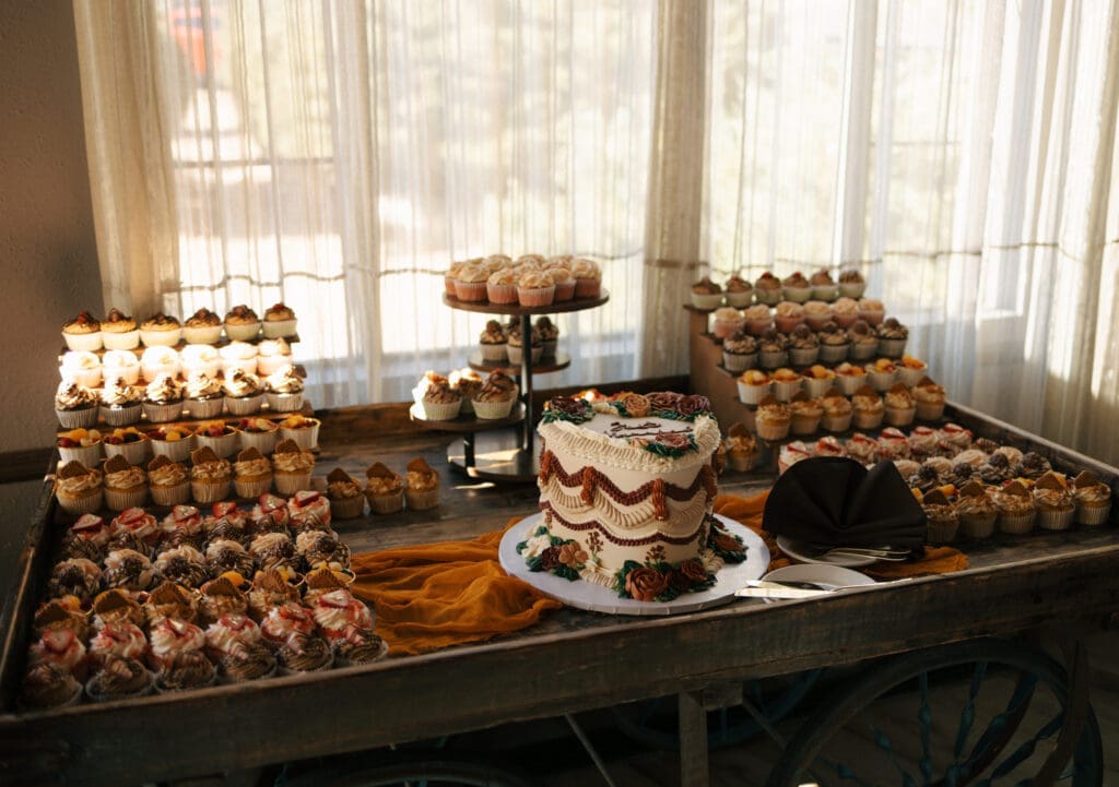 las vegas custom wedding cake