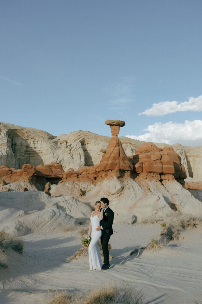 couple holding each other in kanab utah