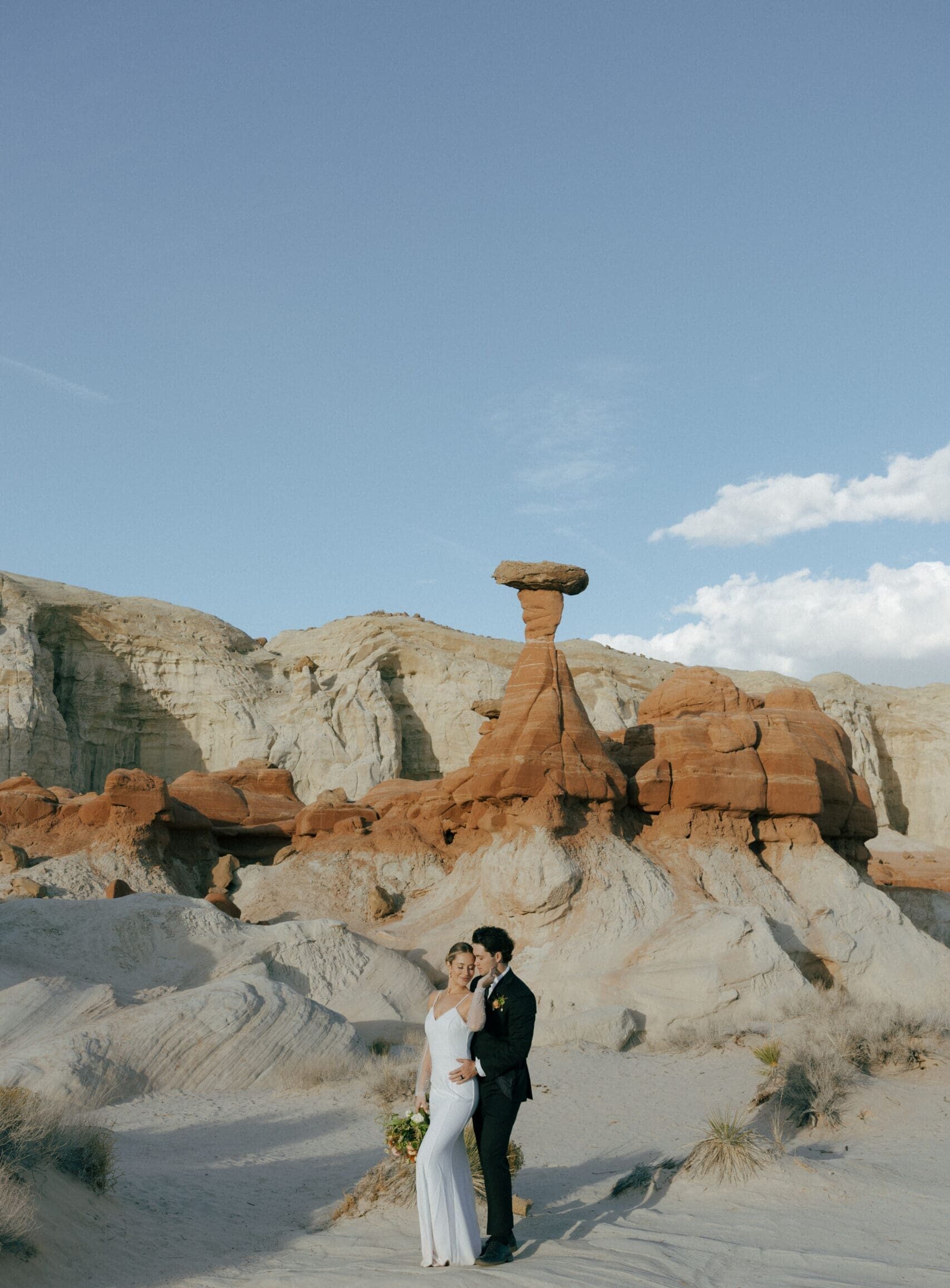 couple holding each other in kanab utah
