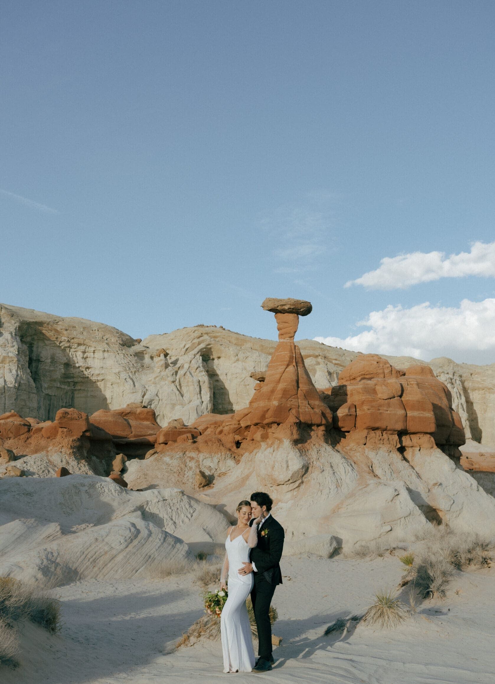 couple holding each other in kanab utah