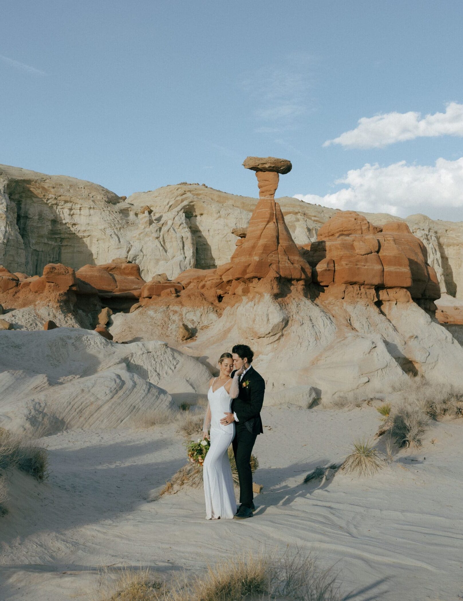 couple holding each other in kanab utah