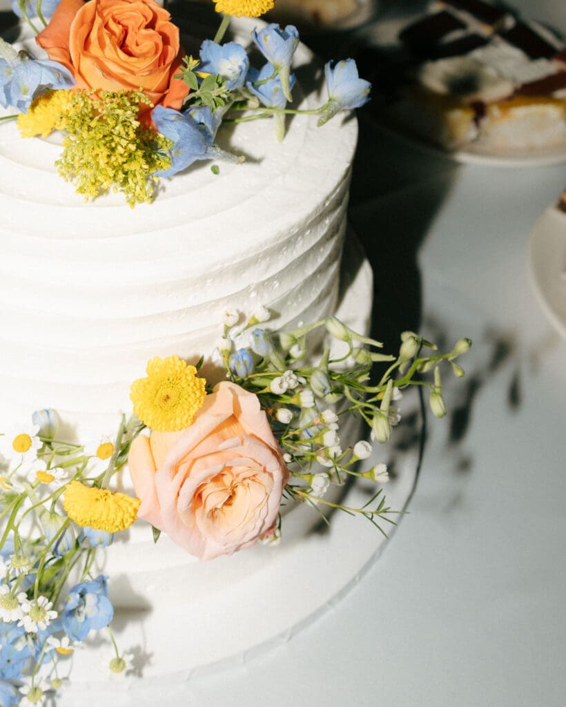 las vegas micro wedding spring wedding cake