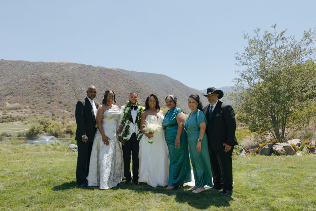 family photo at eagle glen golf club wedding