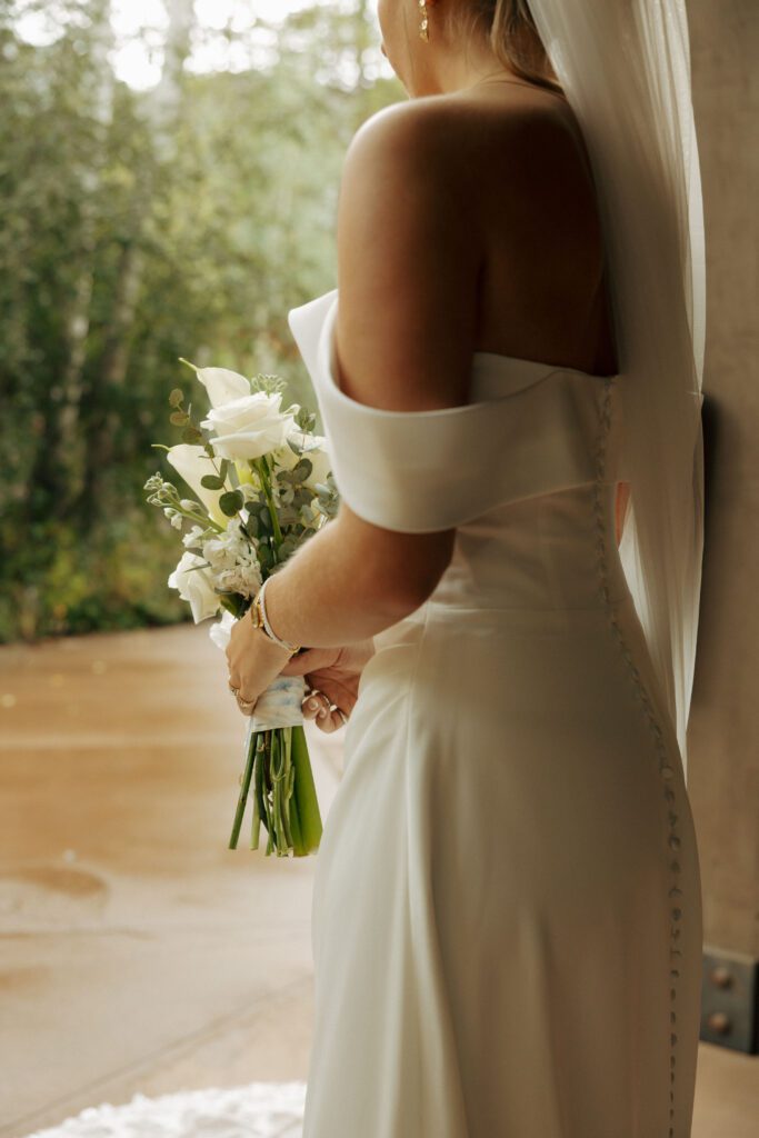 bride holding her bridal bouquet